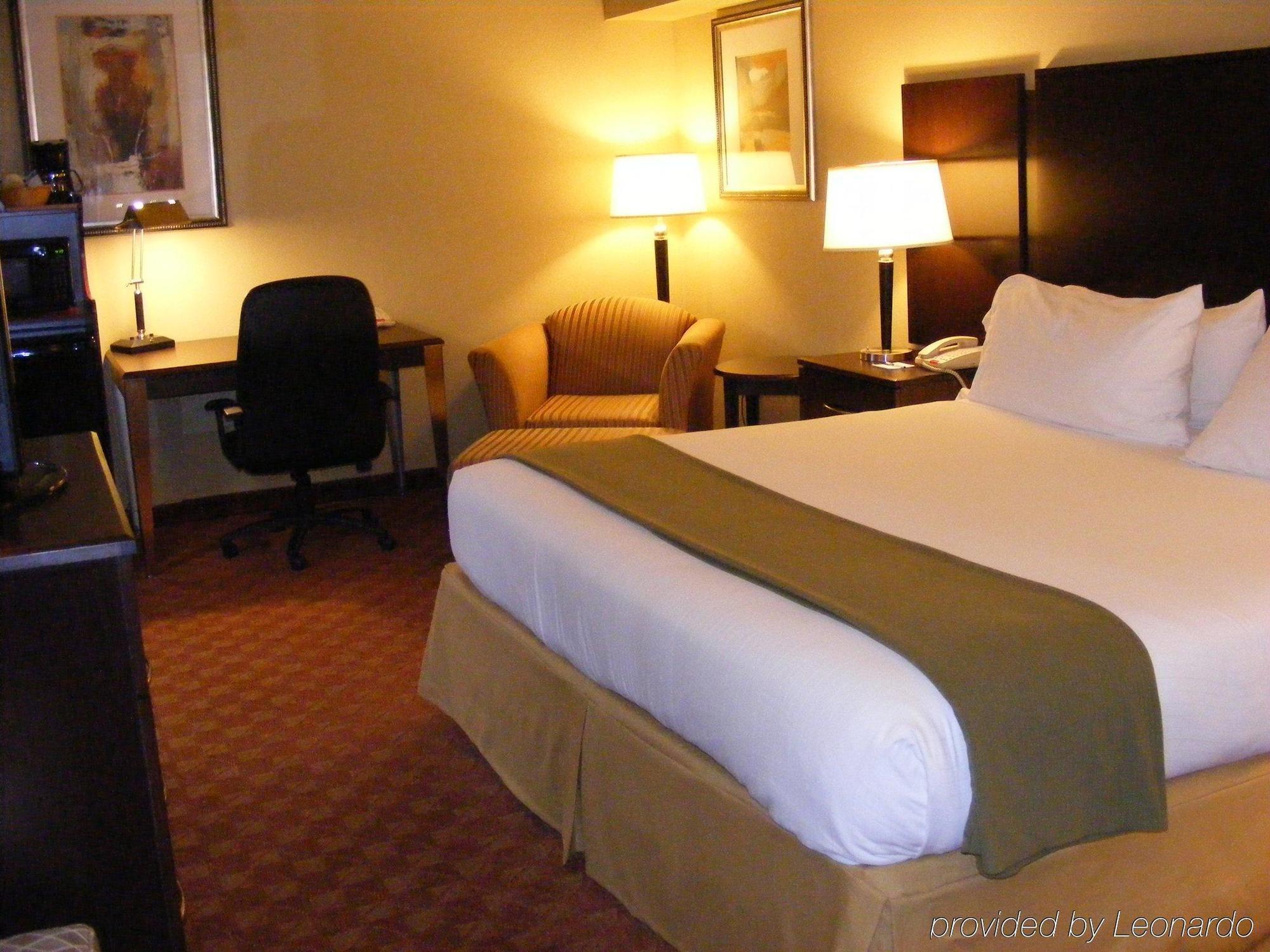 Holiday Inn Express Hotel & Suites Muskogee By Ihg Екстериор снимка