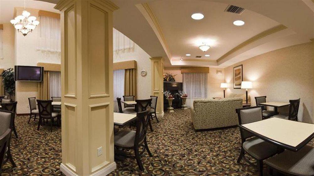 Holiday Inn Express Hotel & Suites Muskogee By Ihg Екстериор снимка